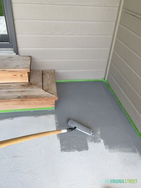 Painted Concrete Patio, Concrete Stain Patio, Diy Outdoor Space, Paint Concrete Patio, Concrete Patio Makeover, Paint Concrete, Small Outdoor Patios, Cement Patio, Concrete Stain