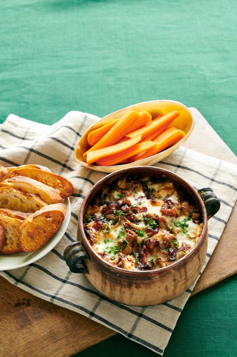 Cheesy Caramelized Onion Dip, Caramelized Onion Dip Pioneer Woman, Carmelized Onion And Bacon Dip, Caramelized Onion And Bacon Dip, Pioneer Woman Recipes Appetizers, Bacon Onion Dip, Hot Onion Dip, Bacon Dip Recipes, Caramelized Onion Dip