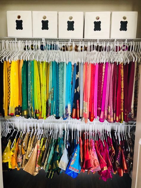 Walk In Closet Indian Style, Saree Organization In Wardrobe, Wardrobe Design For Sarees, Bangle Organizer Ideas In Wardrobe, Saree Storage Ideas In Wardrobe, Indian Style Wardrobe Design, Cupboard Organiser Clothes, Indian Walk In Closet Ideas, Saree Closet Organization