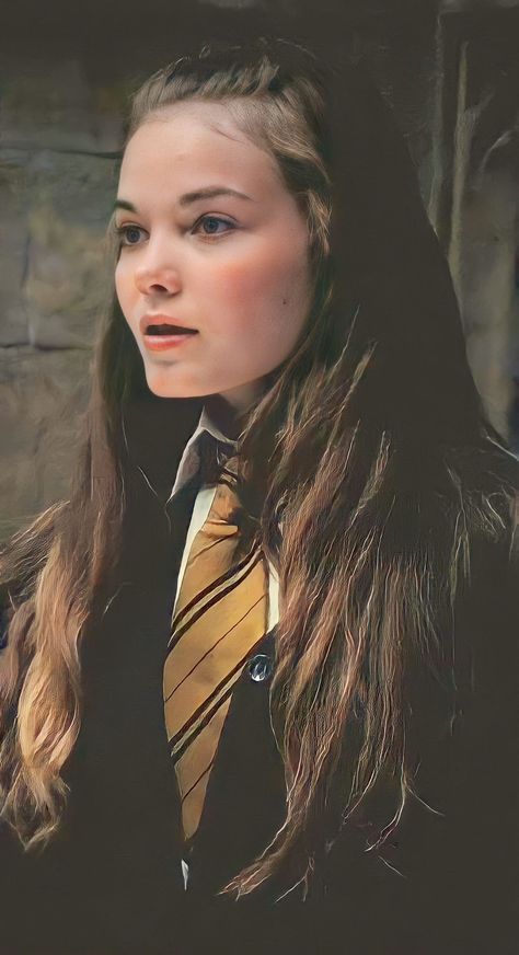 Hufflepuff Characters, Hp Fancast, Hufflepuff Logo, Hannah Abbott, Hufflepuff Students, Hogwarts Shifting, Nymphadora Tonks, Hogwarts Alumni, Face App