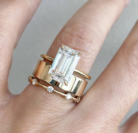 Band With Emerald Cut Engagement Ring, Horizontal Emerald Cut Engagement Ring, Ring Inspo, Emerald Wedding Rings, Cute Engagement Rings, Future Engagement Rings, Emerald Cut Moissanite, Emerald Cut Rings, Emerald Engagement Ring Cut