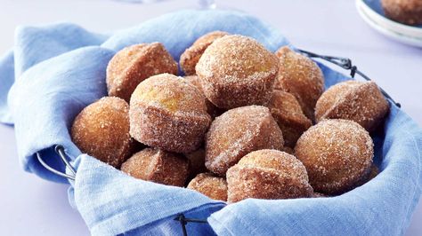 Snickerdoodle Doughnut Hole Muffins Recipe - Southern Living Breakfast Baking Ideas, Snickerdoodle Muffins Recipe, Coffee Loaf, How To Make Barbecue, Breakfast Gravy, Concrete Refinishing, Snickerdoodle Muffins, Snicker Doodle, Muffins Blueberry