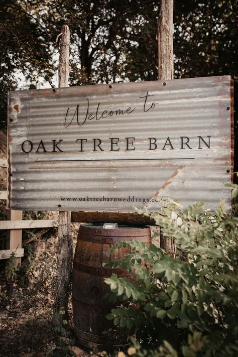 Winery Signage Entrance, Rustic Business Signs Outdoor, Air Bnb Signage, Driveway Entrance Ideas, Outdoor Wedding Venue Ideas, Farm Signs Entrance, Fairy Garden Outdoor, Barn Cafe, Rustic Signage