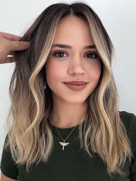 Blond Balayage, Balayage Blonde, Dirty Blonde Hair, Brown Hair Balayage, Shoulder Length Hair Cuts, Short Hair Balayage, Penteado Cabelo Curto, Brown Blonde Hair, Mid Length Hair