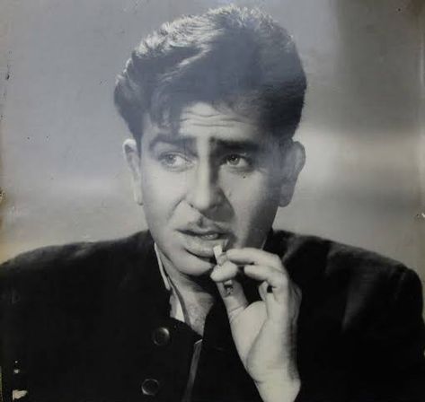 Raj Kapoor Actor, Raj Kapoor, Diy Journal Books, Journal Books, Vintage Icons, Vintage Bollywood, The Cinema, Diy Journal, Interesting People