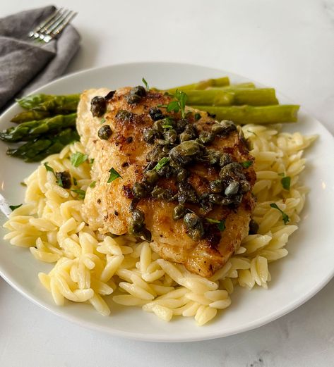 Grouper Piccata - Easy Recipe Grouper Picatta Recipe, Grouper Piccata, Grouper Fish Recipes, Baked Grouper, Grilled Grouper, Grouper Recipes, Grouper Fillet, Frozen Fish Fillets, Lemon Caper Sauce