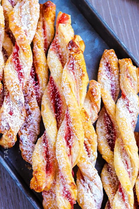 Raspberry Pastry Filling, Pastry Twist Recipes, Puff Pastry Recipes Dessert Raspberry, Sweet Pastry Recipes Desserts, Puff Pastry Dessert Raspberry, Puff Pastry Bread Twists, Pepridge Farm Puff Pastry Recipes, Raspberry Twist Bread, Raspberry Turnovers Puff Pastries