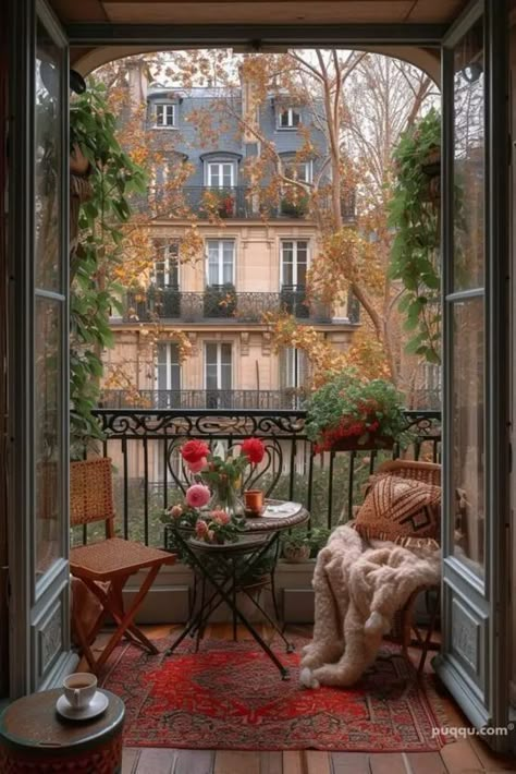 Retro Balcony Decor, Warm Apartment Aesthetic, Warm Apartment, French Balcony, Balcony Design Ideas, Small Balcony Design, Eclectic Interior Design, Room Balcony, Apartment Aesthetic