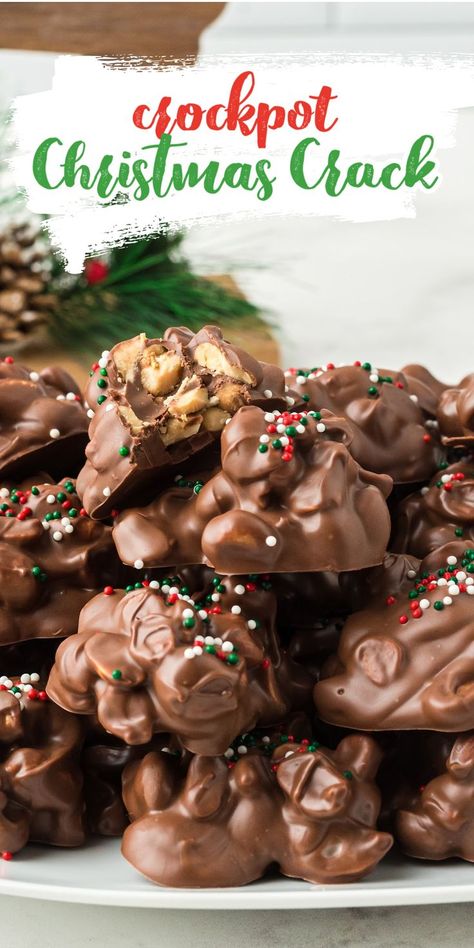 chocolate peanut candy clusters with sprinkles Crockpot Christmas Candy, Chocolate Christmas Candy, Crockpot Candy Recipes, Slow Cooker Candy, Slow Cooker Christmas, Crockpot Christmas, Christmas Candy Easy, Easy Christmas Candy Recipes, Crockpot Candy