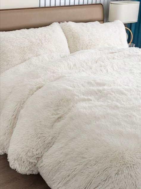 Fluffy Bedding White, White Fuzzy Comforter, White Fluffy Beds, Fuzzy Comforter Bedroom, Fluffy Comforter Sets, Fluffy White Bedding, Fluffy Comforters, Fluffy Bed Set, Fuzzy Comforter