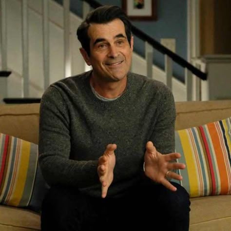 Phil Dumphey Modern Family, Ty Burrell Modern Family, Ty Burrell 90s, Phil Dunphy Aesthetic, Phil Dunphy Icon, Modern Family Characters, Modern Family Phil Dunphy, Modern Family Phil, Ty Burrell