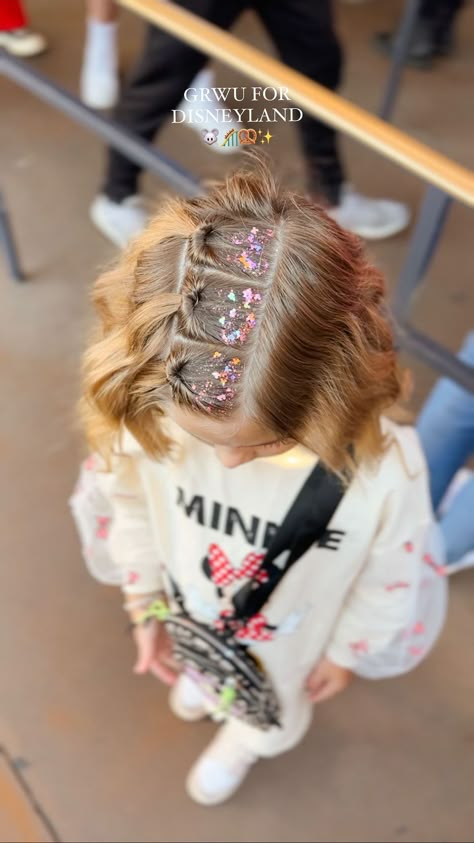 Aynsley Ovard Jorgensen | Disney day 1!!!! Let’s gooooo! 🐭🎢🥨✨ #disneyland #disneyootd #hairtutorial #hairstyle #toddlerhair #toddlerhairstyles #littlegirlhairstyles… | Instagram Toddler Hairstyles Girl Fine Hair, Gay Makeup, Disney Hairstyles, Girls Hairdos, Hairstyle Girl, Intricate Hairstyles, Girly Hairstyles, Girl Hair Dos, Disney Hair