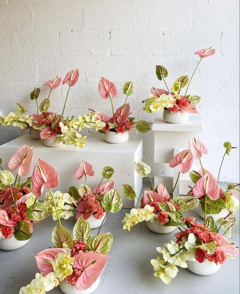 Flamingo Floral Arrangement, Lotus Floral Arrangement, Pink And Green Beach Wedding, Unique Floral Centerpieces, Anthurium Wedding Decor, Anthurium Centerpiece, Centrepieces For Weddings, Rectangle Table Centerpieces Wedding, Fall Landscape Ideas