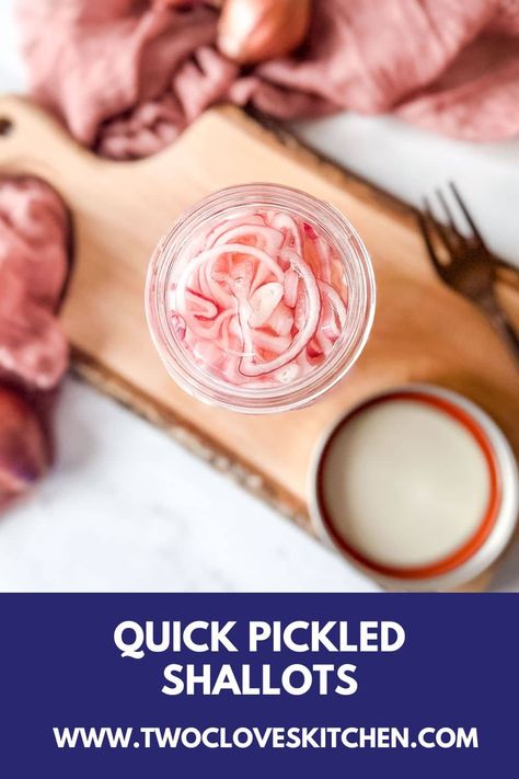 Quick Pickled Shallots Best Vegetarian Dishes, Savory Snack Recipes, Summer Pasta Dishes, Shallot Recipes, Sandwich Salad, Pickled Shallots, Quick Pickled, Gluten Free Sides Dishes, Condiment Recipes