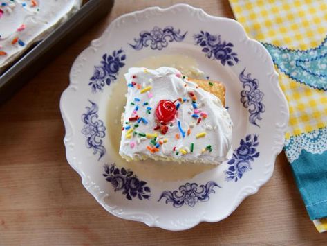 Get Shortcut Tres Leches Cake Recipe from Food Network Authentic Mexican Desserts, Cake With Berries, Ree Drummond Recipes, Leche Cake, Tres Leches Cake Recipe, Leches Cake, Light Cakes, Tres Leches Cake, Milk Cake