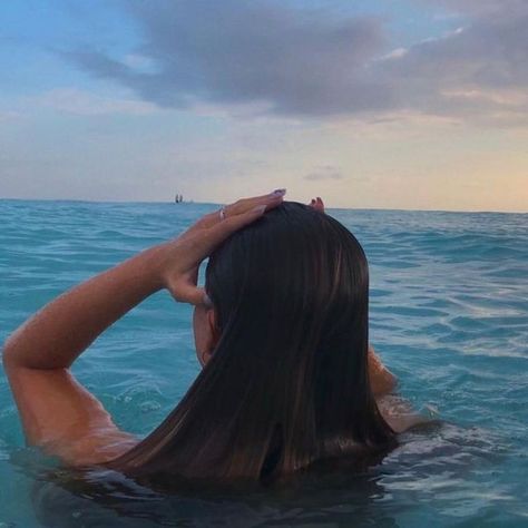 Woman Swimming, Beach Sunrise, Summer Pics, Beach Pics, Summer Photos, In The Ocean, Insta Inspo, Summer Aesthetic, Pic Ideas