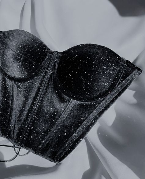 black corset cute clothes sparkles black clothing aesthetic Black Clothing Aesthetic, Corset Fashion Outfits, Space Fashion, Corset Outfit, Clothing Aesthetic, Corset Fashion, Looks Party, Black Clothing, Corsets And Bustiers