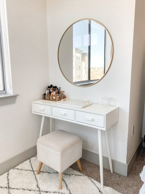 Simple Dressing Table, Simple Bedroom Decor, Drawer Console Table, Drawer Console, Modern Room Decor, Dekorasi Kamar Tidur, Table Inspiration, Cozy Room Decor, Home Design Living Room