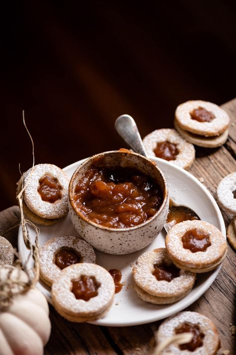 Apple Butter Cookies, Whole Foods Recipe, Apple Cookies Recipes, Butter Sandwich Cookies, Linzer Cookie, Oat Cookie Recipe, Spiced Almonds, Brown Butter Cookies, Homemade Apple Butter