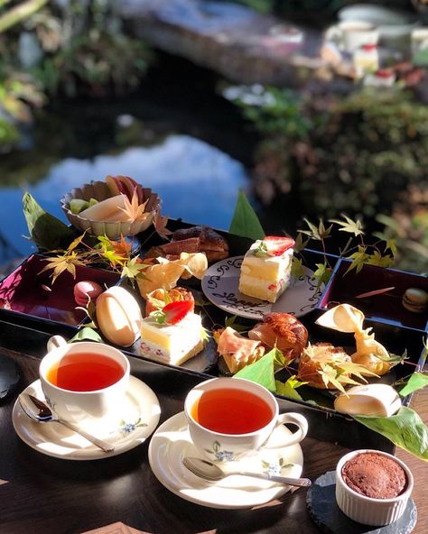 Garden Afternoon Tea, Japanese Afternoon Tea, Japanese Tea Party, Japanese Buns, Japanese Tea Room, Best Non Alcoholic Drinks, Japanese Holidays, Birthday Vibes, Tea Farm