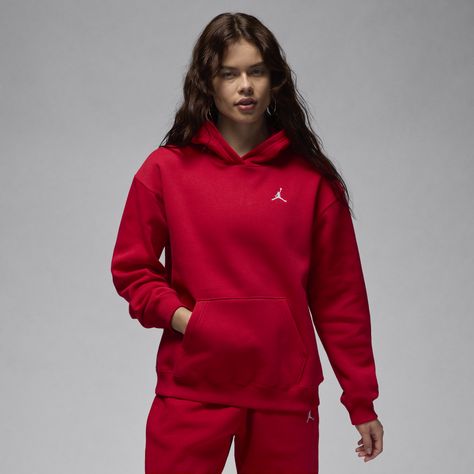 Looking for a little extra warmth? Grab this classic hoodie. Smooth on the outside and brushed soft on the inside, our midweight fleece gives you all the cozy feels with a roomy, relaxed fit. Color Palette Retro, House Fits, Flight Outfit, Fleece Pants Women, Jordan Hoodie, Fleece Outfit, Red Jordans, Goal Board, Western Horse Tack