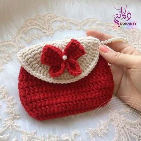 Crochet Studio, Modern Haken, Easy Designs, Free Crochet Bag, Wool Bags, Crochet Pouch, Cozy Crochet, Women Ideas, Kawaii Crochet