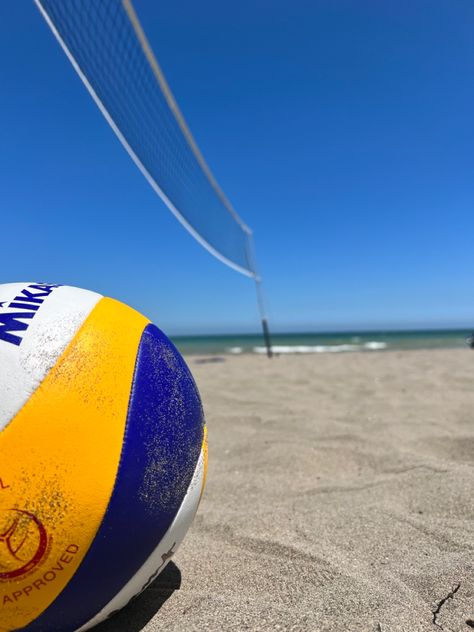 Annual sea net volleyball ball field mikasa Beach Volley Aesthetic, Brazil Volleyball, Volleyball Images, Volleyball Backgrounds, Volleyball Aesthetic, Volleyball Beach, Volleyball Photography, Volleyball Wallpaper, Volleyball Ball