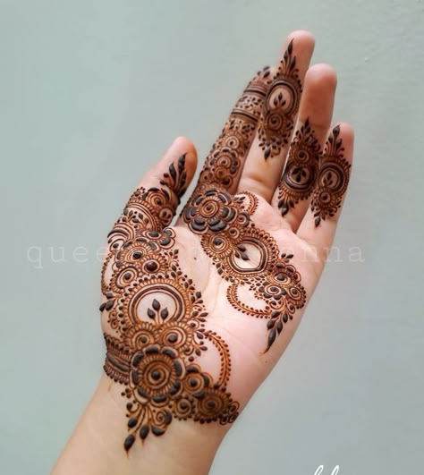 Mehandi Designs For Hands Front Side, Latest Simple Mehndi Designs Front Side, Modern Mehndi Designs Simple Front Hand Easy Full, Front Finger Mehndi Design, Mehndi Designs Drawing, Front Side Mehndi Design, Finger Mehendi Design, Nikah Ideas, Mhndi Design