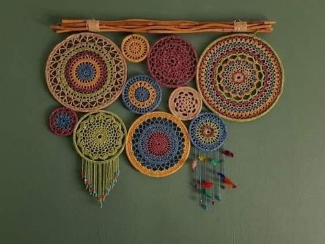 Crocheted Wall Hangings, Mandala Art Wall Hanging, Crochet Art Wall, Diy Framed Wall Art, Crochet Wall Decor, Crochet Wall Art, Wall Hanging Designs, Crochet Dreamcatcher, Hippie Crochet