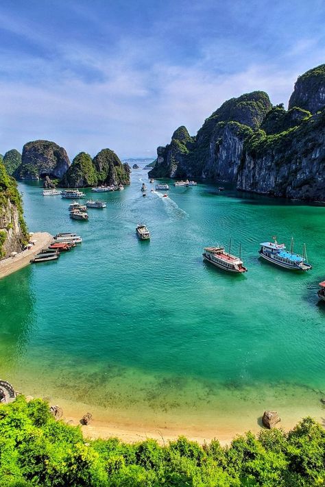 Asia Photography, Halong Bay Vietnam, Vietnam Itinerary, Ha Long Bay, Destinations Travel, Travel Destinations Asia, Ha Long, Halong Bay, Southeast Asia Travel