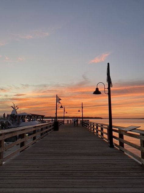 summer sunset boardwalk photography Boardwalk Sunset, Summer Sunset, Landscape Wallpaper, Beach Sunset, Cn Tower, Art Project, Newport, Watercolor Art, Art Projects