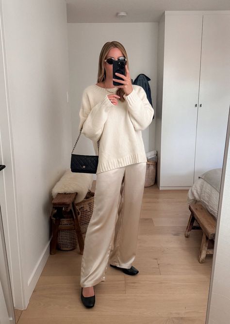 Silk Pants Outfit Fall, Casual Silk Pants Outfit, Satin Trousers Outfit Street Styles, Cream Satin Trousers Outfit, White Silk Trousers Outfit, Satin Pants Holiday Outfit, Satin Pants Outfit Work, Silk Pants Outfit Winter, How To Wear Satin Pants