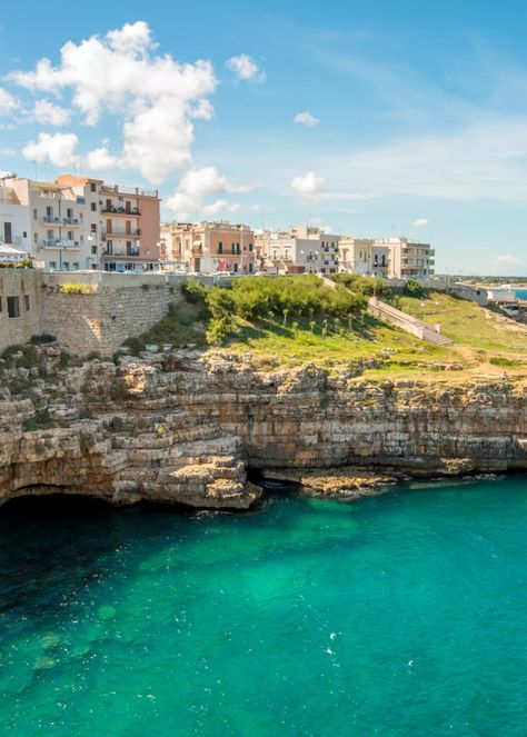 Puglia, region of Salento and Gargano - Italia.it Salento Italy, Couples Holiday, Tourist Guide, Summer Plans, Lake Garda, History Facts, Sardinia, Travel Agency, Tourist Destinations