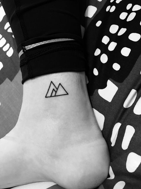 Family Of Three Tatoos, Tattoo For Family Of Three, 3 Family Member Tattoo, Minimal Family Tattoo Ideas, Family Of Three Tattoo, Three Symbol Tattoo, Family Of Three Tattoo Ideas, Symbols For Siblings, Minimalist Tattoo Family