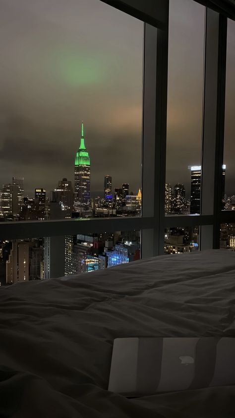 Ny Penthouse Aesthetic, City Apartment Wallpaper, Clean Pictures Aesthetic, Nyc View Night, Nyc Aesthetic Penthouse, Apartments In New York City, Skyline Apartment Aesthetic, Apartment At Night Aesthetic, Sky Rise Apartment Aesthetic