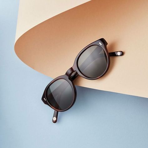 Sunglass Photography, Sunglass Photoshoot, Glasses Photography, Sunglasses Photography, Eyewear Photography, Product Photography Ideas, Minimal Photography, Object Photography, Fashion Eye Glasses