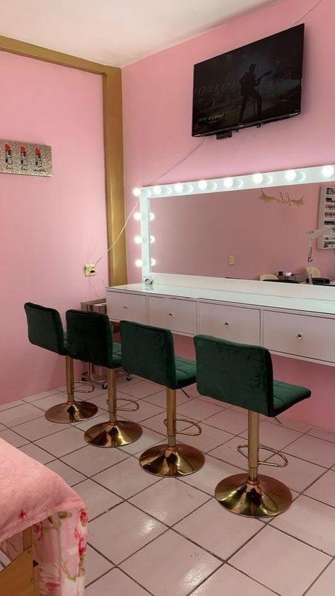 Makeup Studio Ideas Beauty Room Small Spaces, Makeup Studio Ideas Small Spaces, Makeup Room Diy, Makeup Room Design, Salon Suite Decor, Beauty Shop Decor, Makeup Studio Decor, Esthetician Room Decor, Room Organization Bedroom