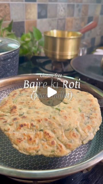 The Nutri Cookhouse on Instagram: "Whipping up a Gluten free & PCOD-friendly delight with these Methi Bajra Rotis – a tasty twist to a healthy diet! 💚🌾

@holy_cowindia never fails to impress me with its extraordinary quality. Always a saviour filled with homely comfort. Mumbai folks do give it a try. Reach out to them on their insta page for product range details 

Ingredients:-
- 1 cup bajra (pearl millet) flour
- 1/4 cup fresh methi (fenugreek) leaves, finely chopped
- 1/2 teaspoon hing (asafoetida)
- Salt to taste
- Ghee 
- 1 cup Water for kneading

Instructions:-
1. In a pan, heat ghee and add  finely chopped methi leaves, Gradually add water. After water starts boiling, add bajra flour, hing, and salt. Mix very well and close the lid for 2 minutes. Make a proper dough. 
Divide the d Bajra Roti, Fat Free Snacks, Gujarati Snacks, Pearl Millet, Millet Flour, Fenugreek Leaves, Small Portions, Paratha Recipes, Indian Bread