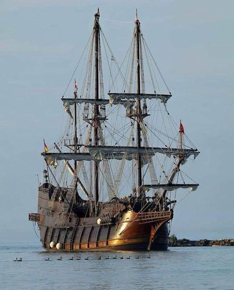 ‎Michael Crowe‎ pre Galleon ship model Line up your Ducks 👀🐥 Pirate Ship Drawing, Pirate Ship Art, Galleon Ship, Navi A Vela, Sci Fi Landscape, Model Ship Building, Cutty Sark, Old Sailing Ships, Brian Wilson