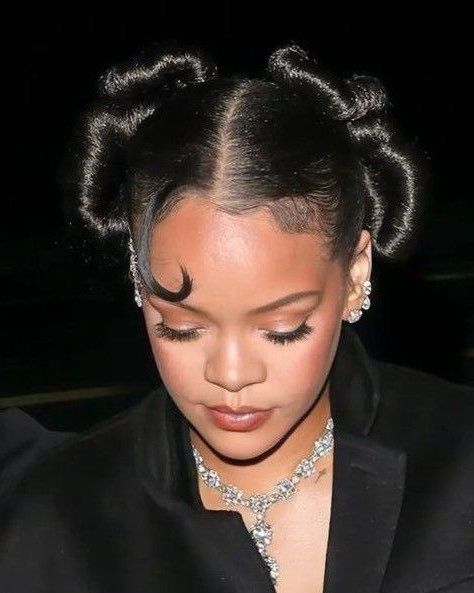 Timeless Long Hairstyles, Roaring 20s Hairstyles For Black Women, Pearls In Hair Black Woman, Fun Hairstyles Black Women, Asian Hair Women, French Roll Hairstyle For Black Women, Vogue Hairstyles, Editorial Hairstyles, Rihanna Hairstyles