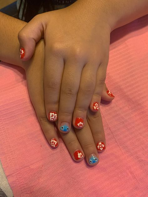 Disney Princess Nails Easy, Stitch Nail Art Simple, Cute Nails For Girls 8-10, Lilo And Stitch Nails Easy, Descendants Nails For Kids, Short Gel Nails Disney, Stitch Nails Short Easy, Back To School Nails For Little Kids, Girl Christmas Nails Kids