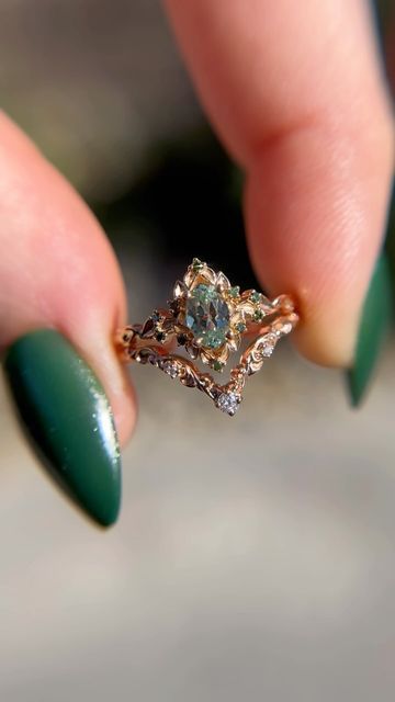 Wedding Rings Engagement Crystal, Enchanting Engagement Rings, Fairy Engagement Ring Green, Non Traditional Vintage Engagement Rings, Vine Engagement Rings, Forest Themed Engagement Ring, Wedding Ring Whimsical, Granola Girl Engagement Ring, Olive Green Engagement Ring