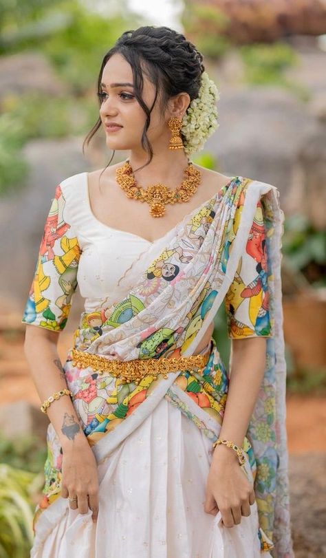 Marriage Blouses, Latest Lehenga Blouse Designs, Sri Satya, Super Idol, Formal Ideas, Mini Jeep, Animation Wallpaper, Human Pictures, Lehenga Blouse Designs