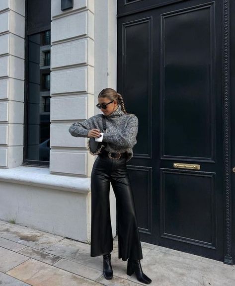 🌸 ZARA OUTFITS 🌸 on Instagram: "@ezgiiergun 🌸💕 #zara #zaraoutfits #outﬁtshot" Leather Pants Outfit Going Out, Vinter Mode Outfits, Ny Outfits, Leather Pants Outfit, Zara Outfit, The Marine, Causual Outfits, Mode Inspo, Fall 2023