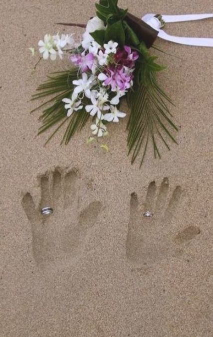 10 Year Vow Renewal Ideas, Hawaii Vow Renewal, Wedding Beach Party, Wedding Renewal Ideas, Beach Vow Renewal, Wedding Vow Renewal Ceremony, 10 Year Vow Renewal, Renewing Vows, Renew Vows