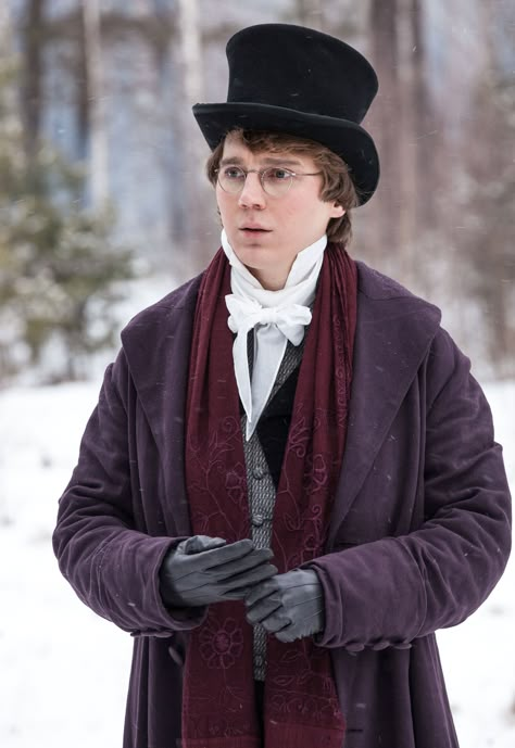 MR. RUSSIA..Paul Dano as Pierre in 'War and Peace' (2016). Kind-hearted but awkward Pierre, the illegitimate son of Russia's richest man, wants to change the world for the better. Pierre Bezukhov, Tuppence Middleton, Great Comet Of 1812, The Great Comet, James Norton, Paul Dano, A Writer's Life, Russian Literature, Leo Tolstoy