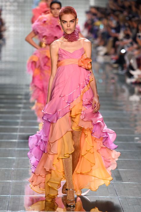 Marc Jacobs' Candyland Collection Is Worth the Wait Haute Couture Style, London Fashion Weeks, Couture Mode, Orange And Pink, Spring Fashion Trends, Mode Inspo, Mode Inspiration, Fancy Dresses, Look Chic