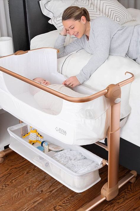 Baby Bed In Parents Room, Parents Room Ideas, Baby Bassinet Ideas, Bedside Sleeper For Baby, Bassinet Ideas, Basket For Newborn, Crib With Storage, Baby Bassinet Bedside, Baby Bedside Sleeper