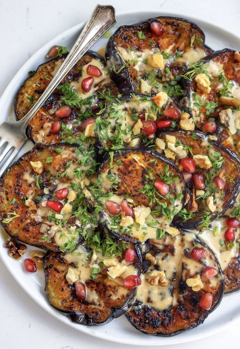 Spicy Miso Tahini Eggplant ❤️ Great as an appetizer, EXTREMELY flavorful. Relatively easy to make and super versatile! Thomas Keller Zucchini, Eggplant With Tahini Sauce, Miso Tahini Sauce, Crispy Capers, Miso Tahini, Miso Eggplant, Spicy Eggplant, Small Bites Appetizers, Recipes By Ingredients