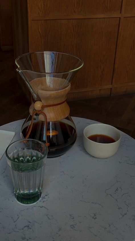 Chemex Aesthetic, Chemex Coffee, Coffee Aesthetic, Kitchen Dishes, First Apartment, Coffee Maker, Vision Board, Apartment, Coffee